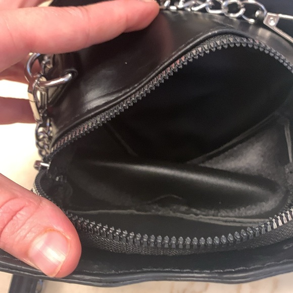 NWOT crossbody mini black heart spiderweb bag 🖤 🕸️ - Picture 4 of 9